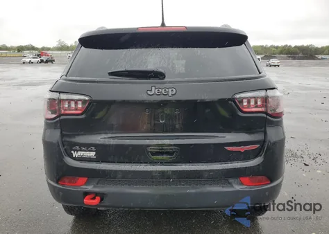 2024 Jeep Compass Trailhawk z USA, uszkodzony, nr VIN 3C4NJDDN6RT104623